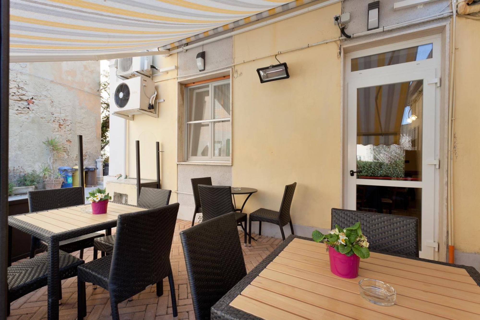 Parking Hotel Giardino Ливорно Экстерьер фото